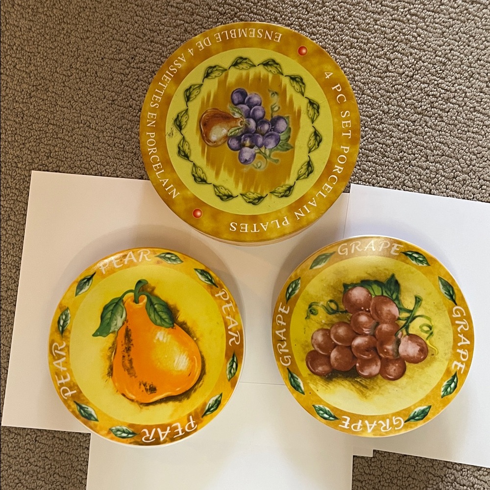 Porcelain Plates Set with Grapes & Pear Design - 4 plates 8” NEW